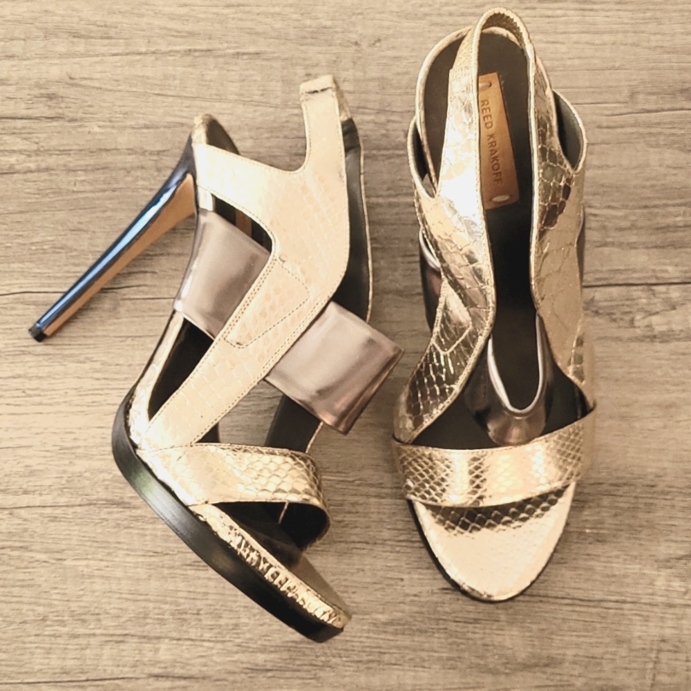 HIGH HEELS